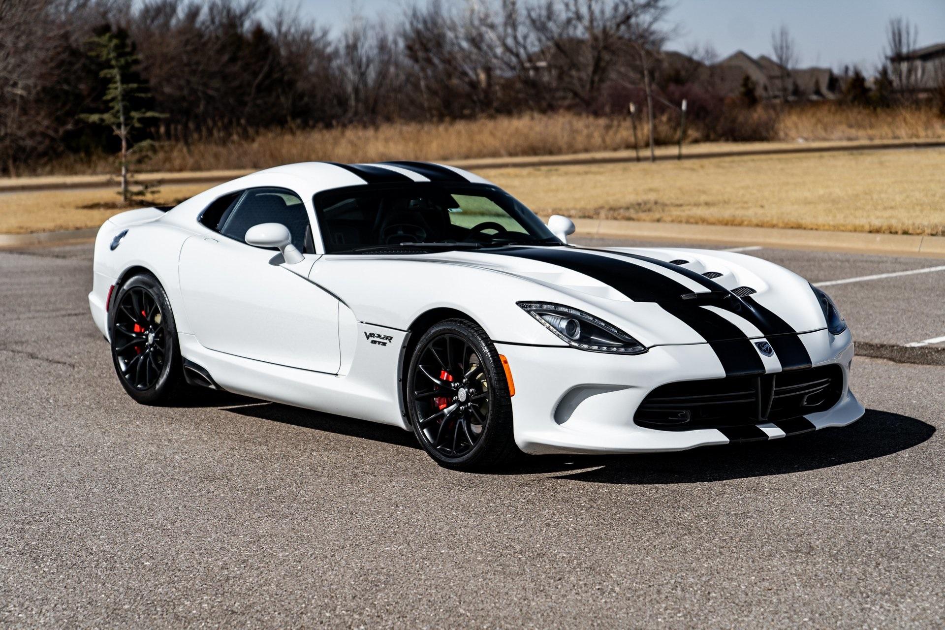 Hood and Mirror Kit | Dodge Viper GT 2015