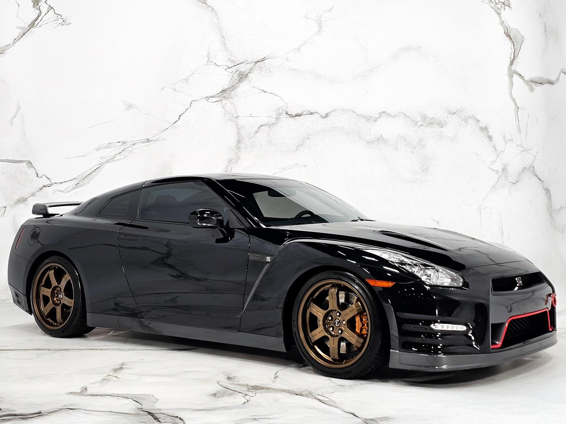 Used-2012-Nissan-GT-R-Premium-