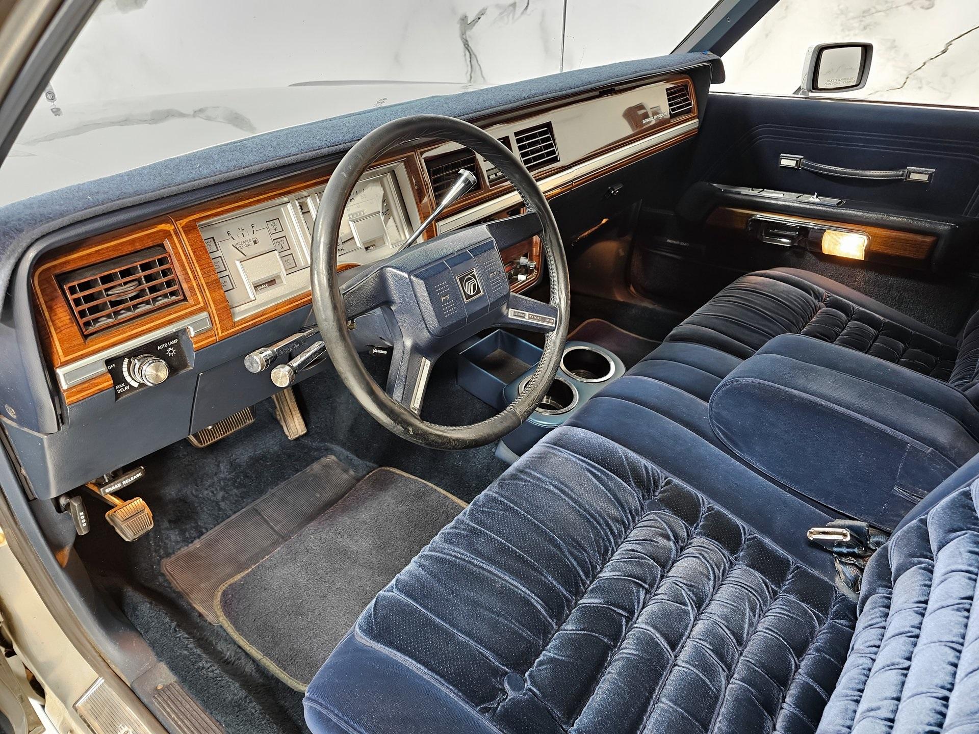 1988 Mercury Grand Marquis LS photo 19