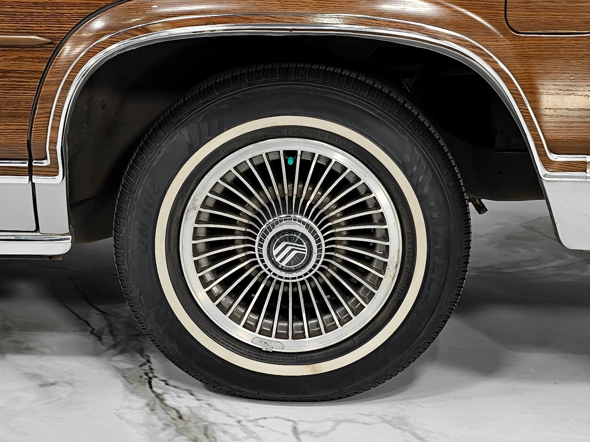 1988 Mercury Grand Marquis LS photo 24