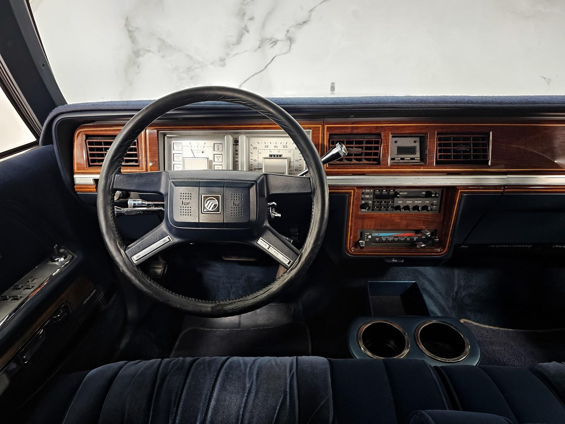 1988 Mercury Grand Marquis LS photo 4