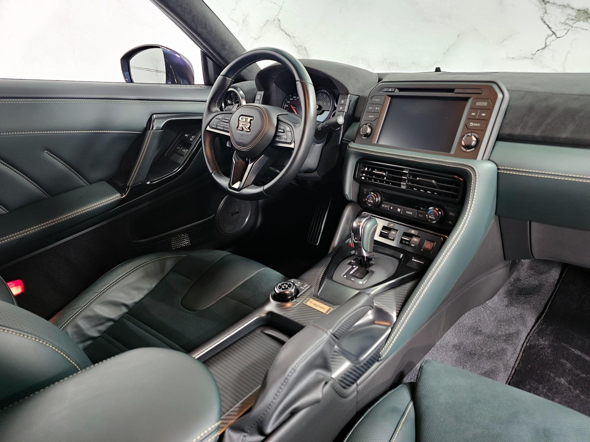 R35 Interior 2024