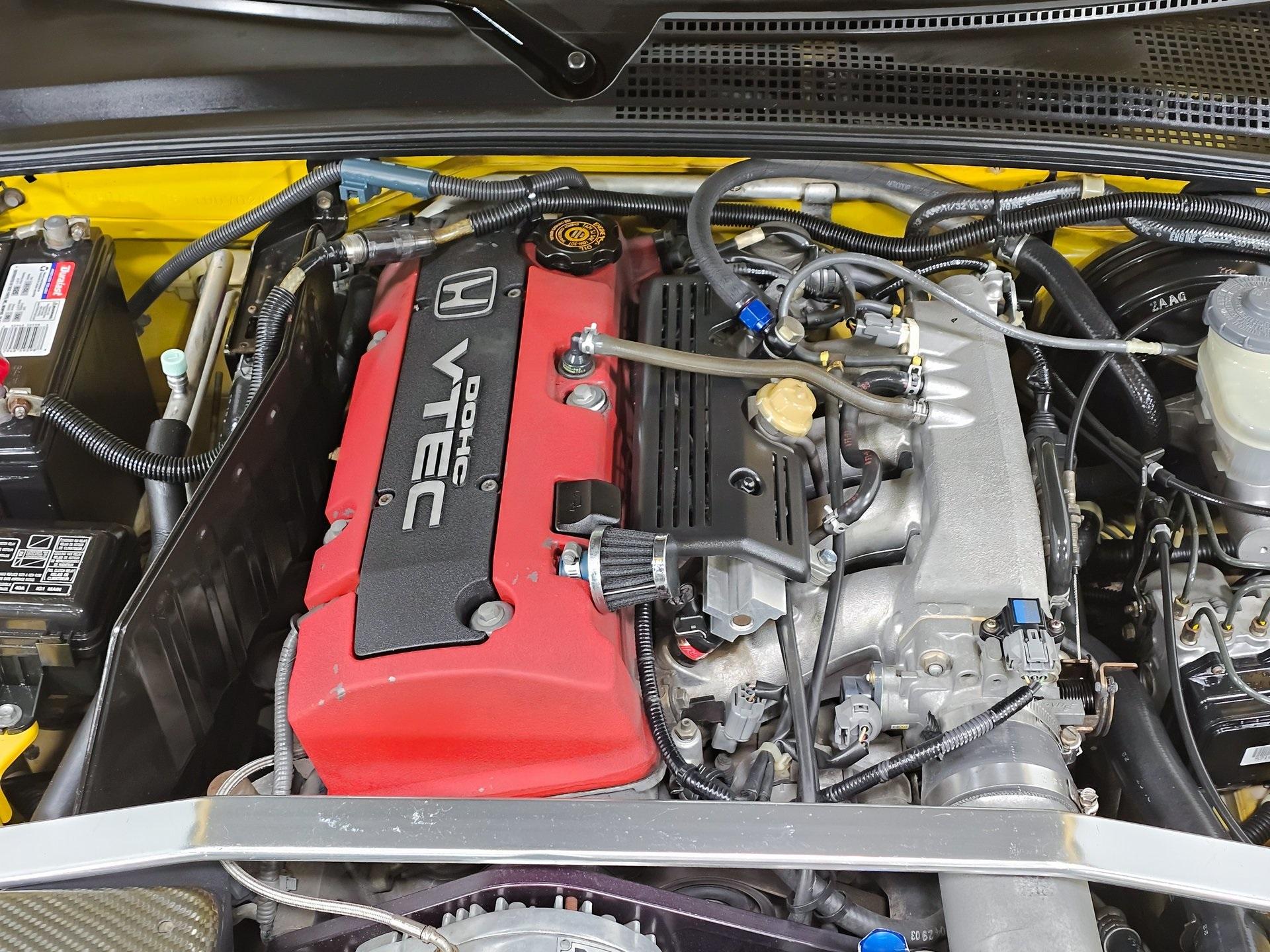 2001 Honda S2000 Base photo 29