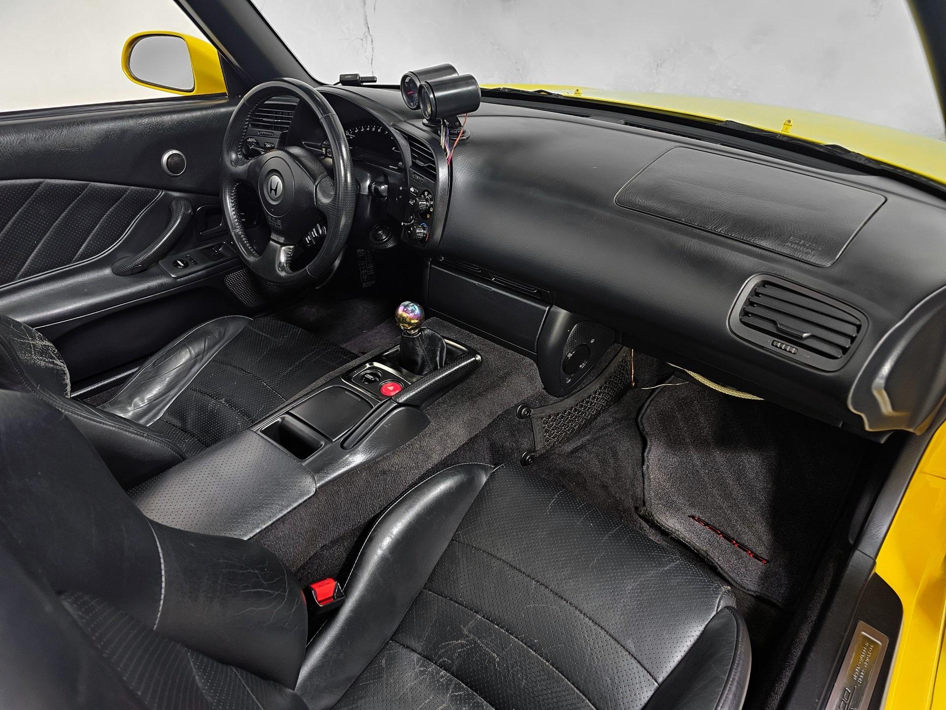 2001 Honda S2000 Base photo 6
