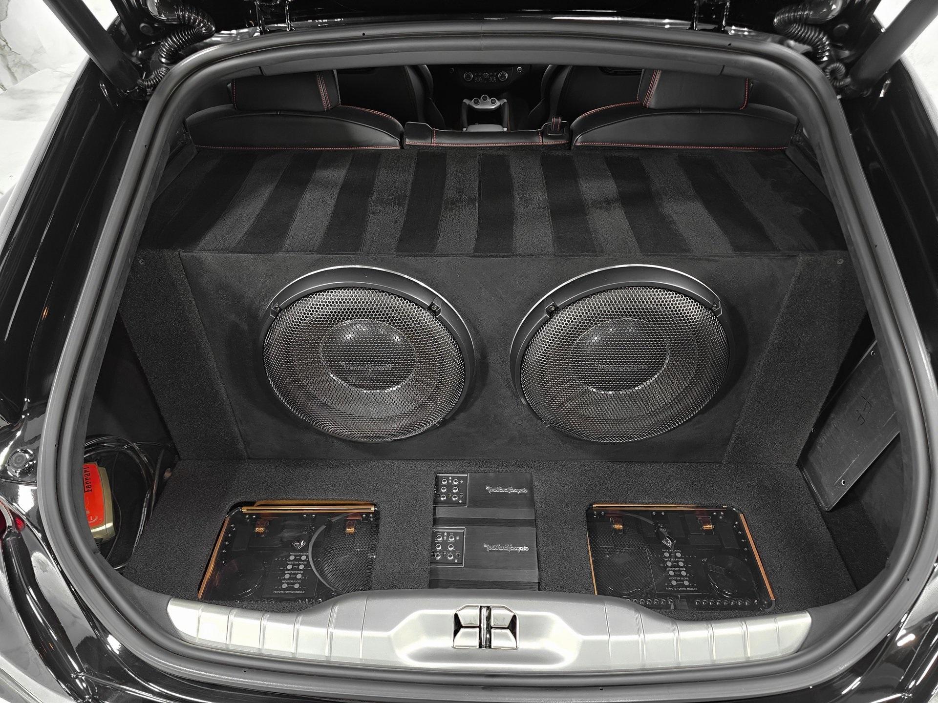 2016 Ferrari FF Base photo 2