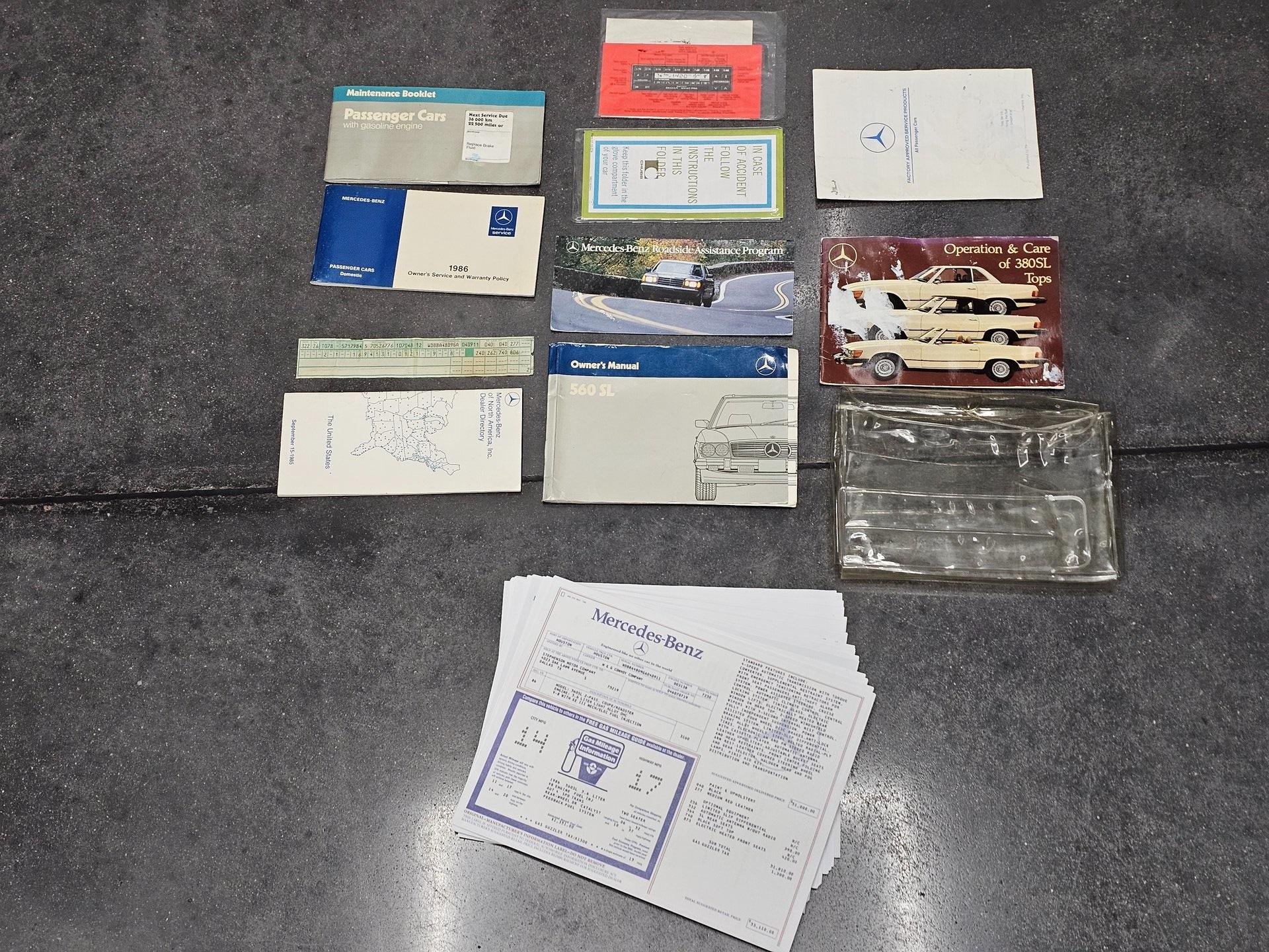 1986 Mercedes Benz 560 photo 2