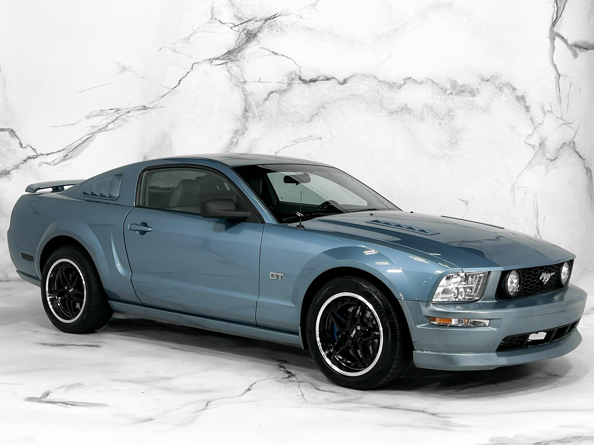 Used-2005-Ford-Mustang-