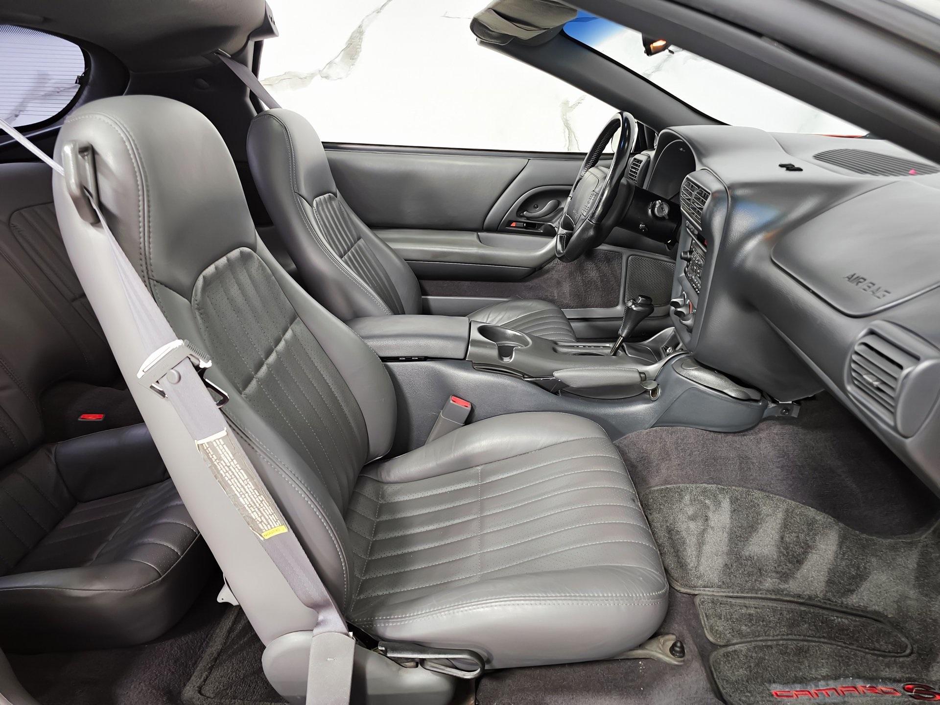 1999 Chevrolet Camaro Sport Coupe photo 2