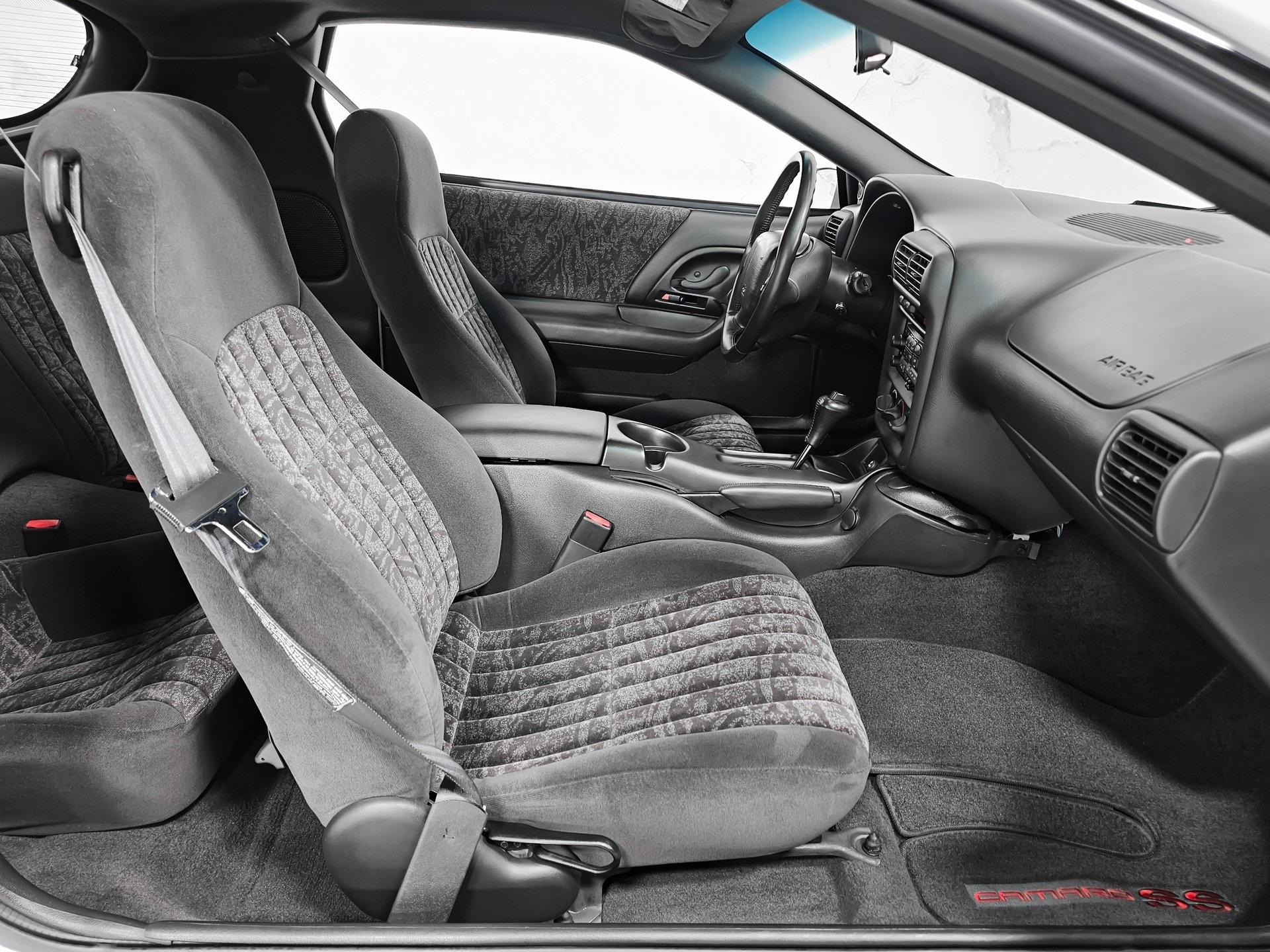 2000 Chevrolet Camaro SS photo 3