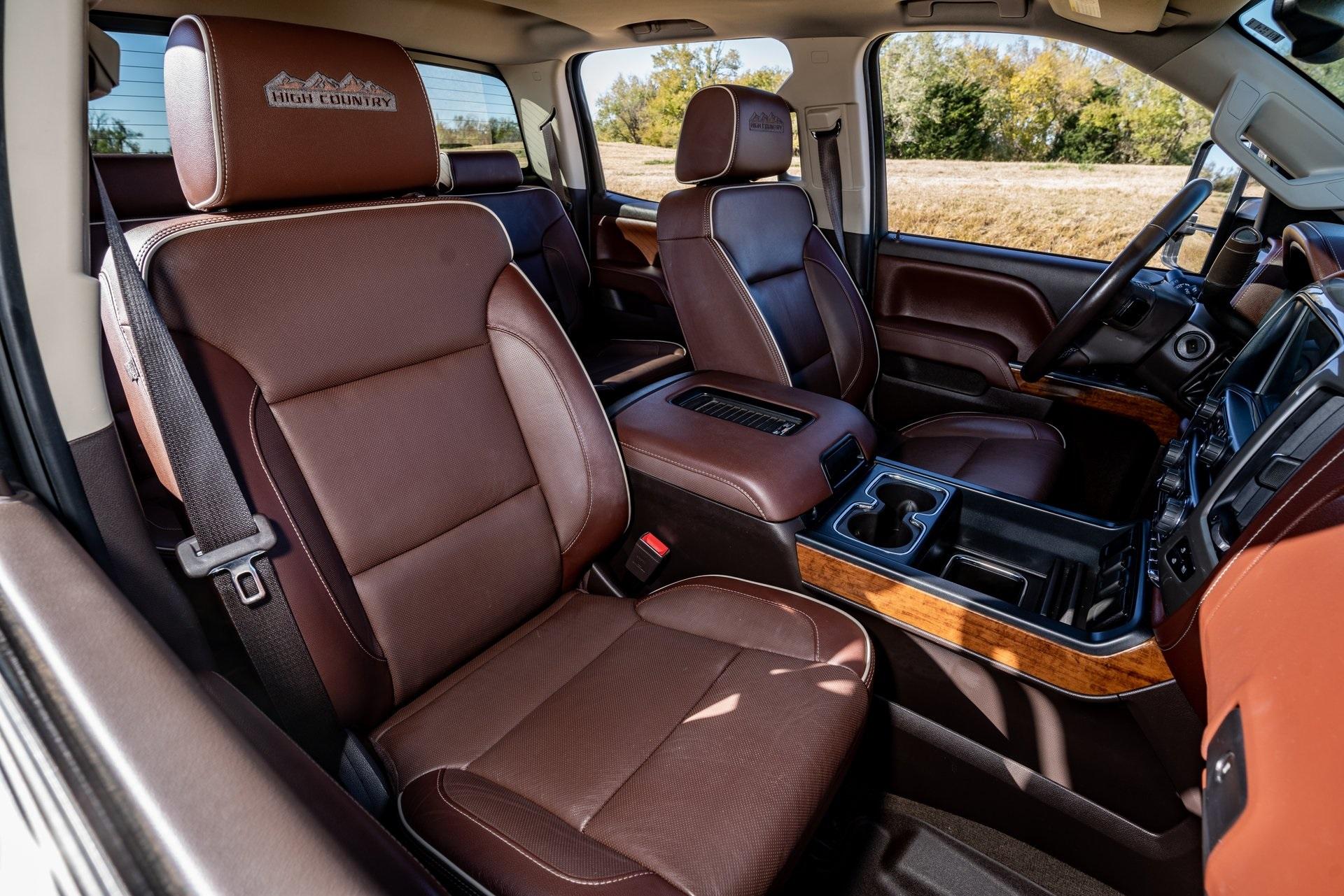 2017 Chevy 2500 High Country Interior